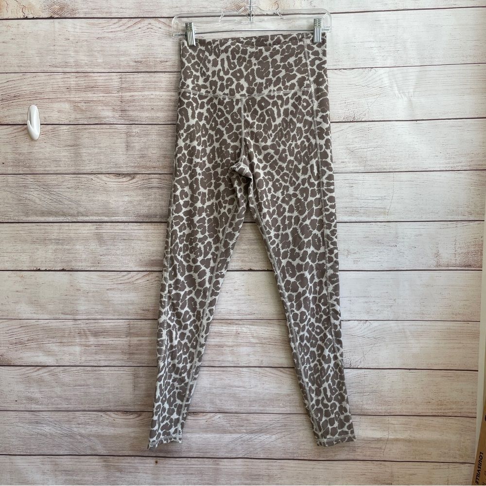 GLYDER LEGGINGS IN LEOPARD PRINT‎